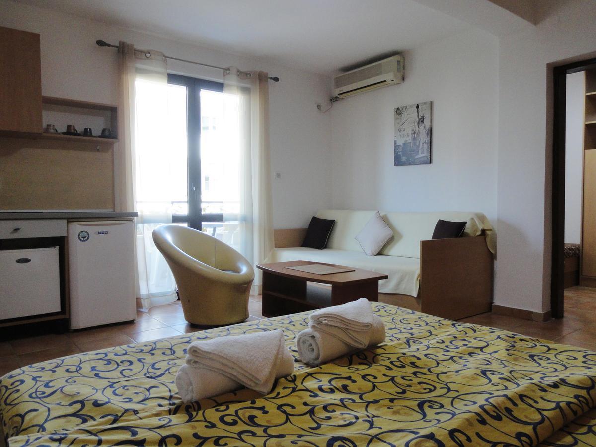 Apartments Mare Budva Room photo