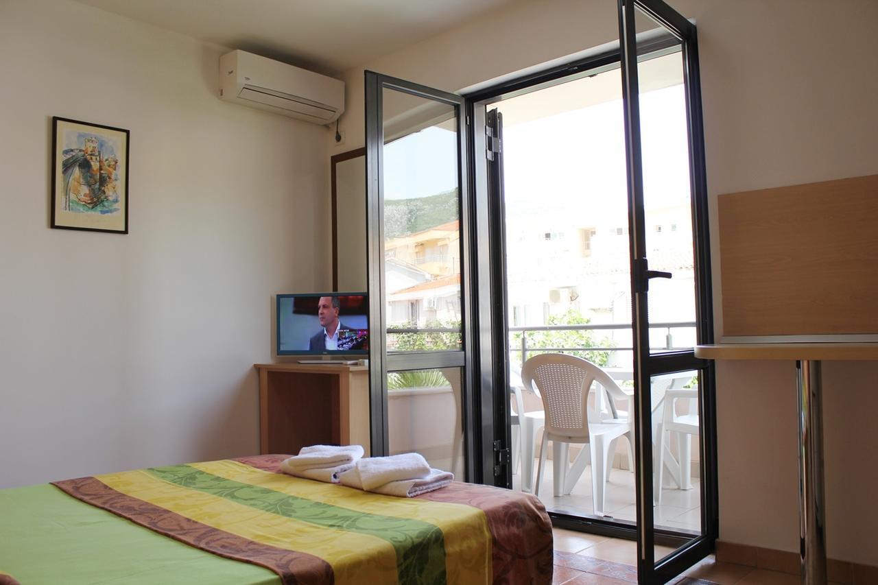 Apartments Mare Budva Room photo